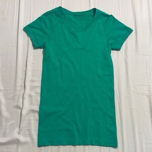 lululemon athletica Kelly Green Short Sleeve Tee Swiftly Tech